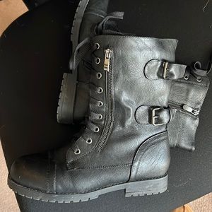 Dream Pairs sz7 combat boots
